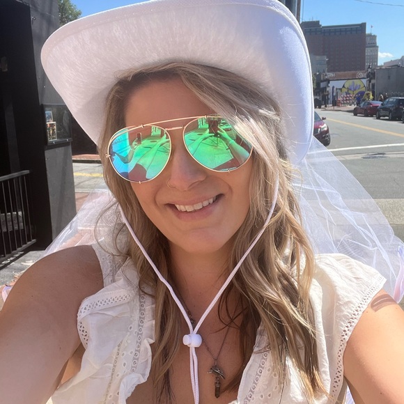 Meet your Posher, Sydney - Picture 3 of 7